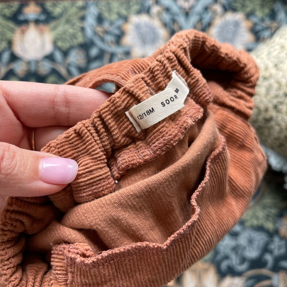 Soor Ploom Oona - Picture 2 of 3